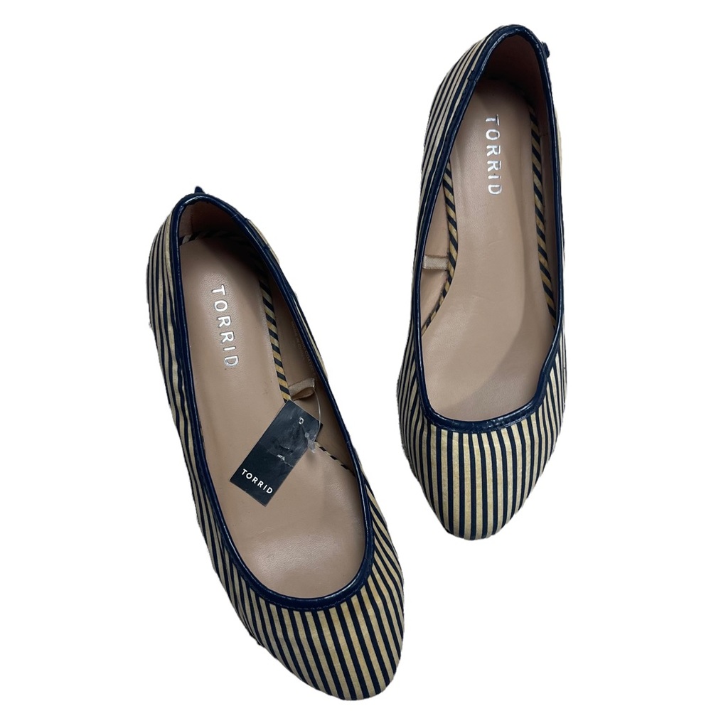 Torrid Canvas Striped Ballet Flat Casual Shoe Round Toe Navy Blue Tan Sz 7 wide